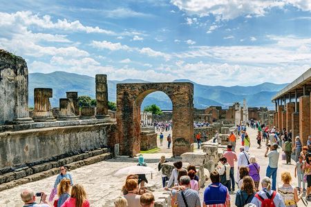Pompeii Guided Tour with Ticket & Lunch from Sorrento