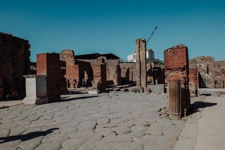 Explore Pompeii with an Archaeologist