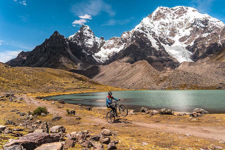 E-Bike in Rainbow Mountain + Ausangate - MTB Private tour 2days