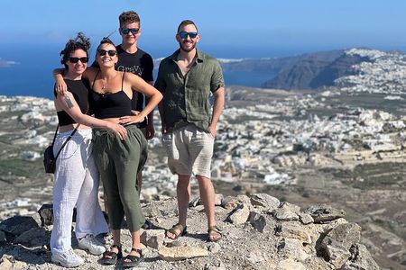 Private Tailormade Tour in Santorini Island with Local Driver