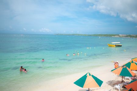 Come and enjoy an unforgettable day on the island of Baru