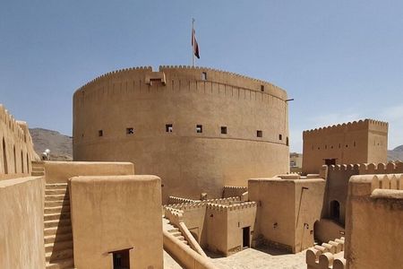 Nizwa Souq, Nizwa Fort and Jabel Akhder Private Guided Full Day