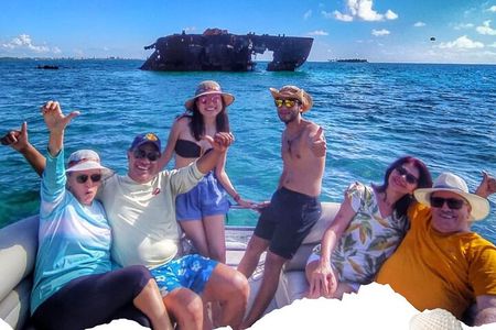 Bahia Tour, visit to the aquarium, bathing stops in San Andres.