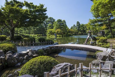 1-Day Kanazawa, Kenrokuen Garden, Samurai District & Sushi-making