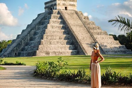 Chichen Itza Deluxe, 2 Cenotes tour From Playa del Carmen