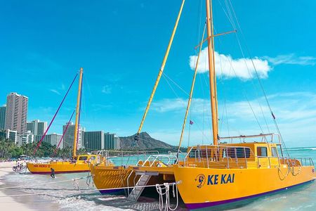 1-Hour Diamond Head Sail of Waikiki Beach