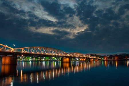 Hue Night Walking And Street Food Tour