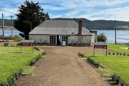 Wine, Gin & Whisky Tour - Hobart & SE Tasmania
