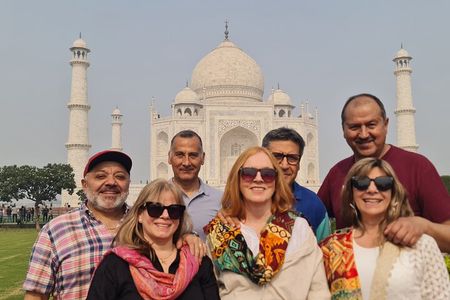 1 Day Trip Delhi to Agra by Express Train in 90 Min