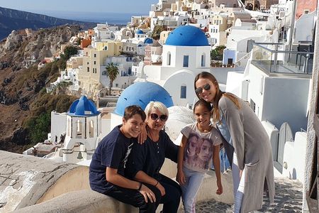 Santorini: 6hr Private Tour with Olive Oil, Beer or Wine Tasting