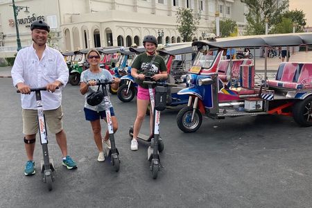 Bangkok Classic E-Scooter &/or Bike Trip