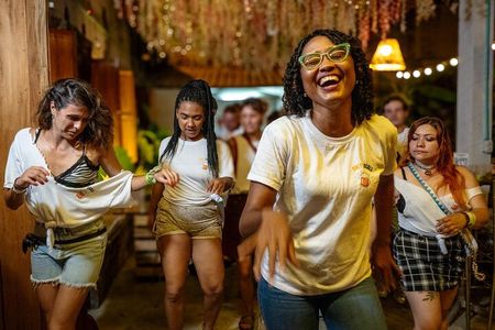 Live the nightlife in cartagena partying