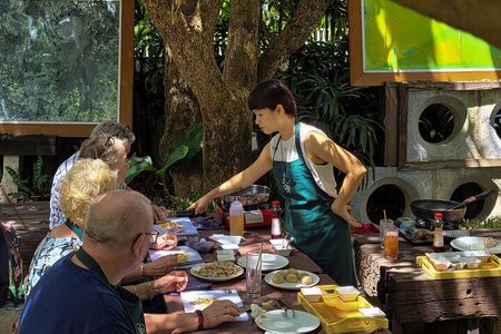 Hue's Vegetarian Cooking Class in Ancient Garden