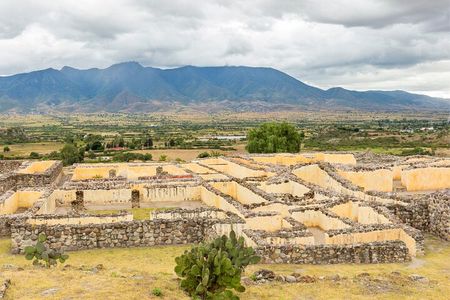 Archaeological sites Tour and Red Pottery in Tlacolula 