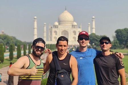 All inclusive Taj mahal 1 Day Tour from Delhi to Agra by Train 