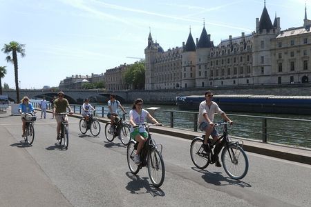 Guided Tour of Paris by Bike
