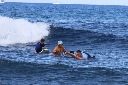 Premium Group Surf (2h) – Only 5 Students, Equitm. Incl (+14 years)