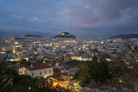 Athens at Night Small-Group Walking Tour with Dinner