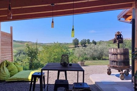 Panoramic wine tasting in Oltrepò Pavese