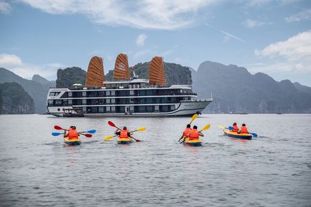 Hanoi, Ninh Binh and Ha Long 6 Day 5 Night Overnight Cruise Tour 