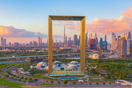 Dubai Combo: Dubai Frame with Miracle Garden Tickets