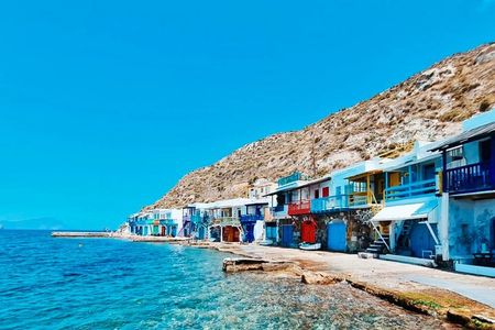 Milos Instagram Tour 