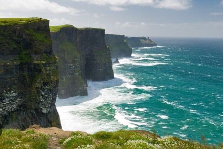 Cliffs of Moher, Burren and Bunratty with Private Chauffeur Tour 