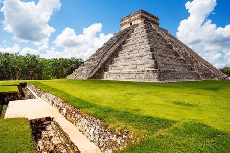Full day Chichen Itza Tour with Valladolid and Cenote Experience