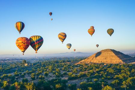 Balloon flight + Breakfast in a cave + Pick up in CDMX (Optional)