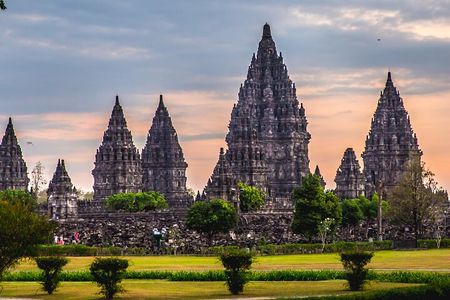 Borobudur (Climb Up), Sultan Palace - Tamansari, Prambanan Tour