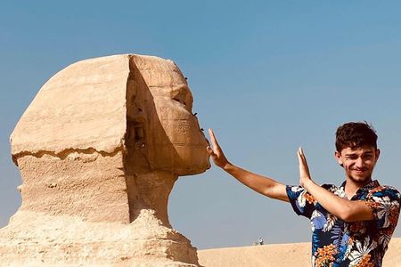 Tour to great pyramids of Giza, Sphinx & shopping tour with lunch