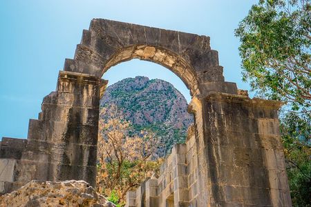 A Day of Andalusian Beauty in Hammamet, Oudhna and Zaghouan
