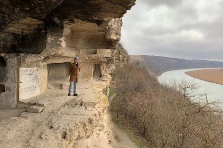 Full-Day Hiking Trip to Tipova Cave Monastery and Lalova Village