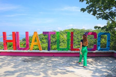 Guided Visit to Huatulco with Pickup Included