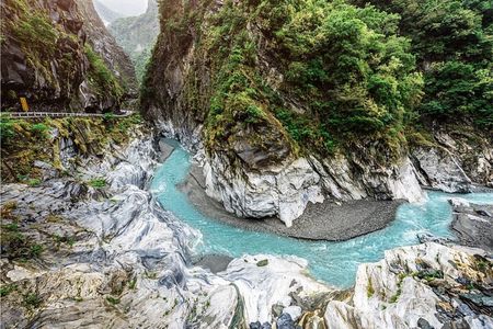 Shared Full Day Tour of Hualien Taroko National Park from Taipei