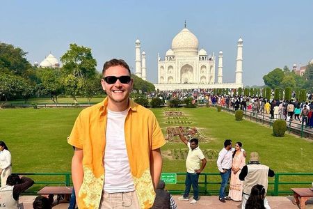 Taj Mahal Day Tour from Delhi by Car : BADGE OF EXCELLENCE TOUR