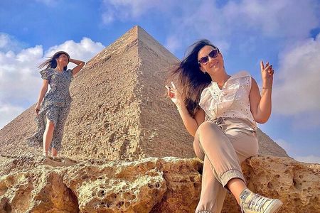 Private inclusive day Tour to Giza Pyramids, Memphis and Sakkara.