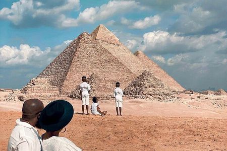 The best private inclusive half day tour at Giza pyramids .