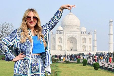 Taj Mahal Day Tour By Superfast Train From Delhi