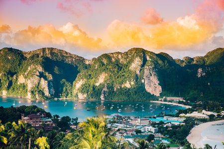 Phi Phi Islands Speed Boat Tour