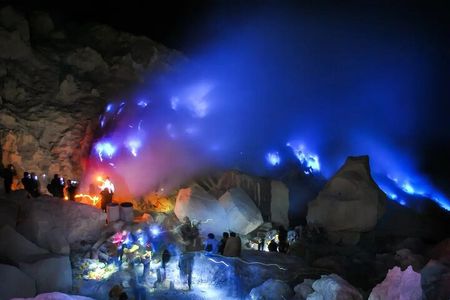 Overnight Mount Ijen Blue Fire Trekking Tour From Bali