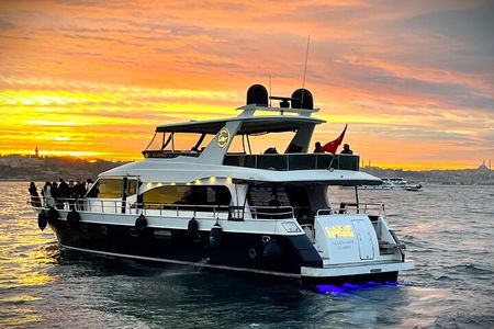 Scenic Bosphorus Sunset Cruise – 2.5 Hours of Luxury & Views