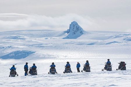 Snowmobile tour on Vatnajökull 