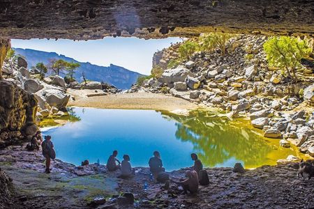 Private Full Day Tour in Grand Canyon Oman Jabal Shams and Nizwa