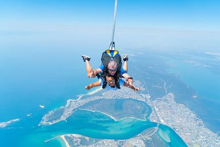 From Sydney: Tandem Skydive Experience over Newcastle Beach