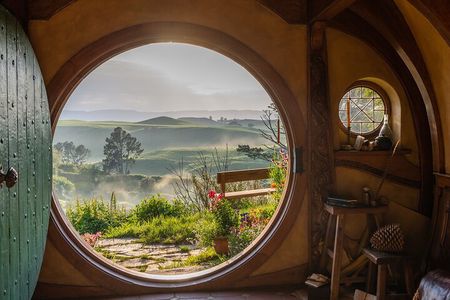 Premium Hobbiton Small Group Day Tour from Auckland 