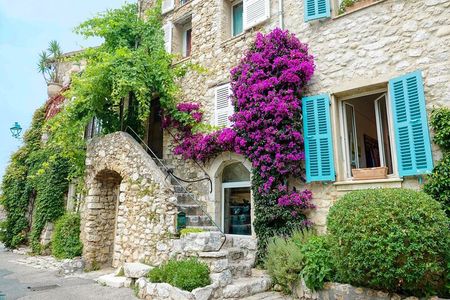 Half Day Tour in Cannes, Antibes and St Paul de Vence