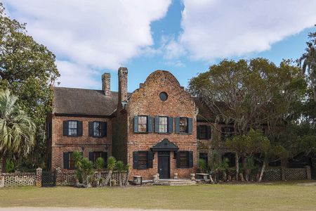 Middleton Place Tour with Lunch and Transportation