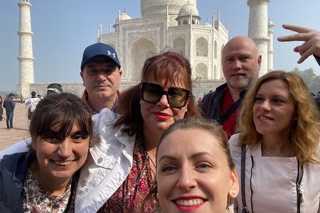 Skip The Line Taj Mahal Agra Fort Car & Tour Guide From Agra