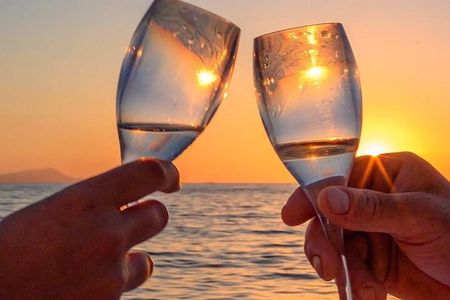 Sorrento Sunset Experience With Prosecco, Limoncello and Snacks